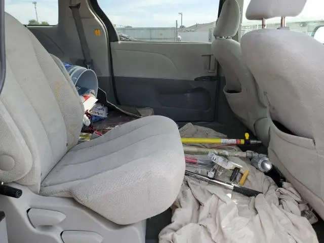 2012 TOYOTA SIENNA LE  