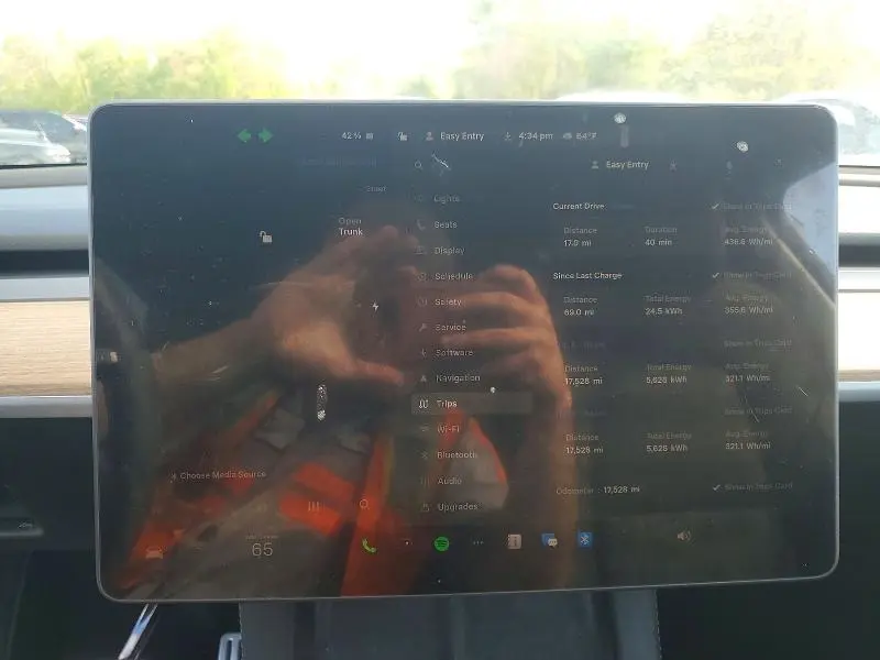 2025 TESLA MODEL Y   