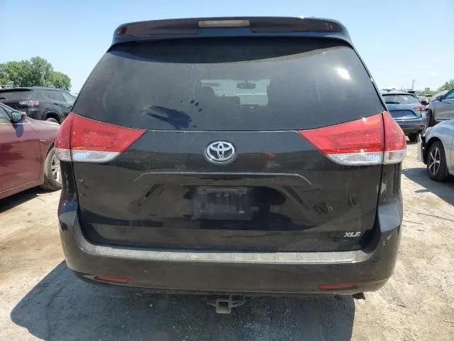 2013 TOYOTA SIENNA XLE
