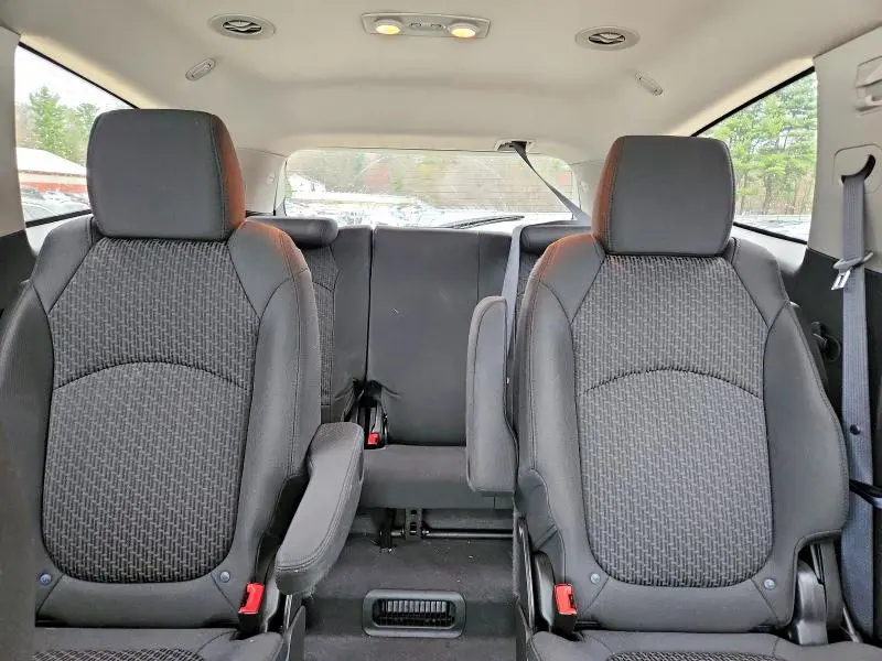 2011 CHEVROLET TRAVERSE LT  