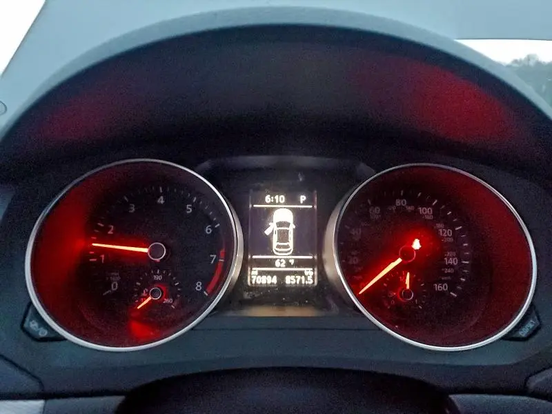 2017 VOLKSWAGEN JETTA SE  