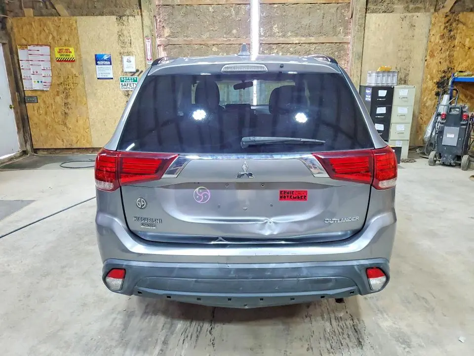 2018 MITSUBISHI OUTLANDER SE  