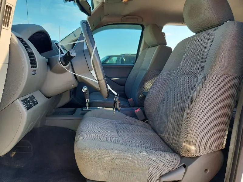 2019 NISSAN FRONTIER SV  