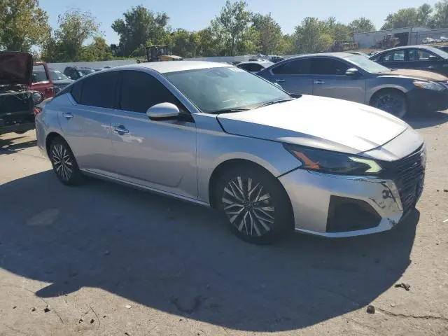 2023 NISSAN ALTIMA SV  