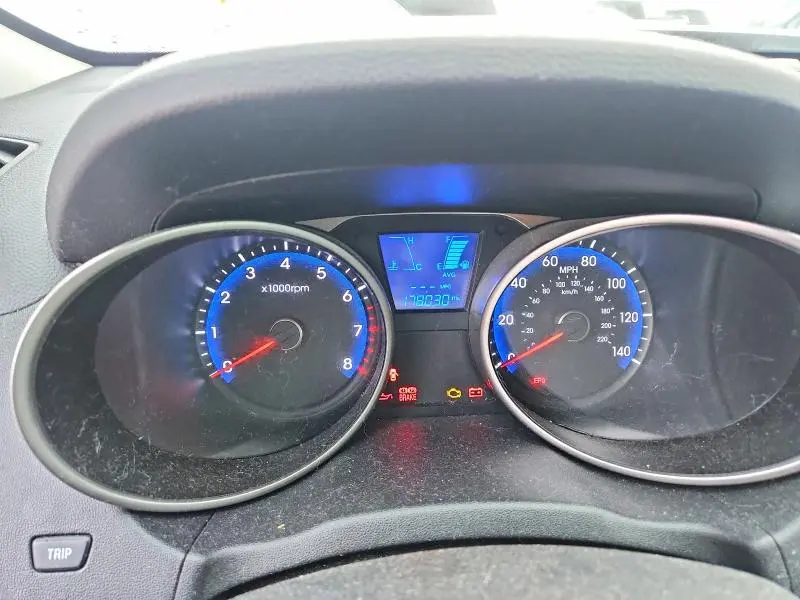 2011 HYUNDAI TUCSON GL  