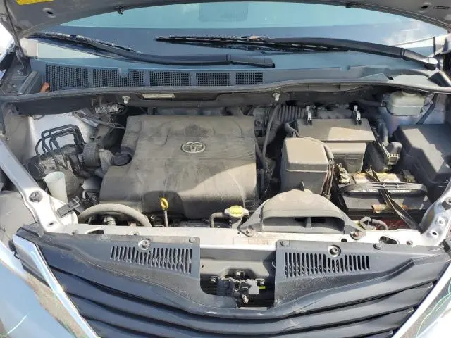 2011 TOYOTA SIENNA LE  