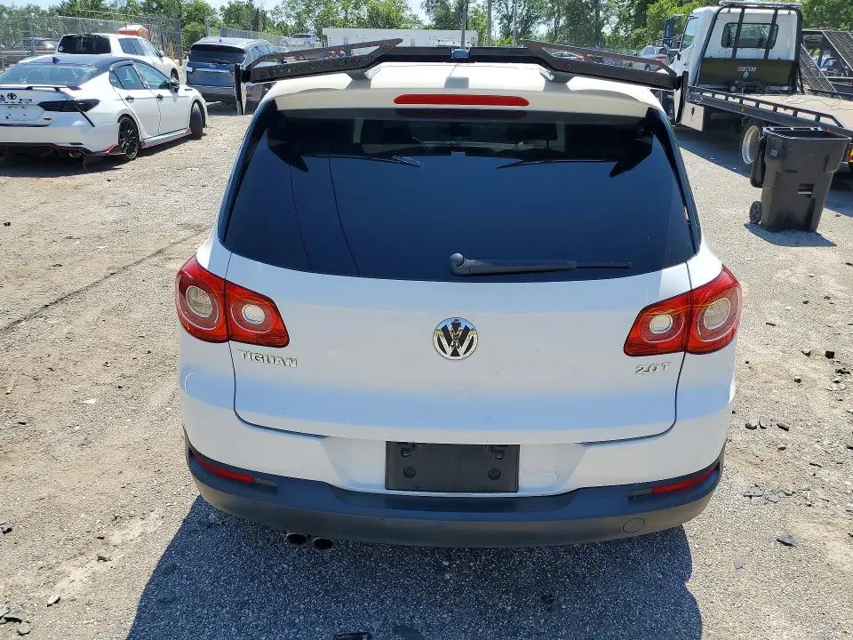 2010 VOLKSWAGEN TIGUAN S  