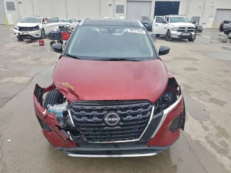 2024 NISSAN KICKS SV  