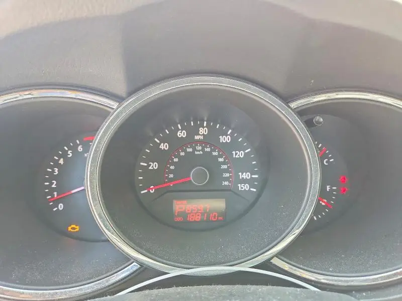 2011 KIA SORENTO LX  