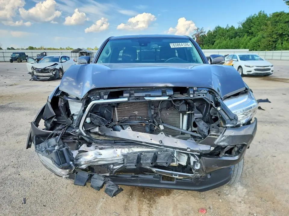 2022 TOYOTA TACOMA SR5 V6  