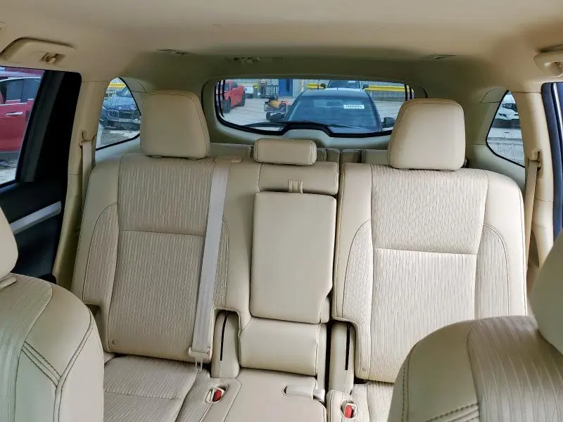 2015 TOYOTA HIGHLANDER LE  