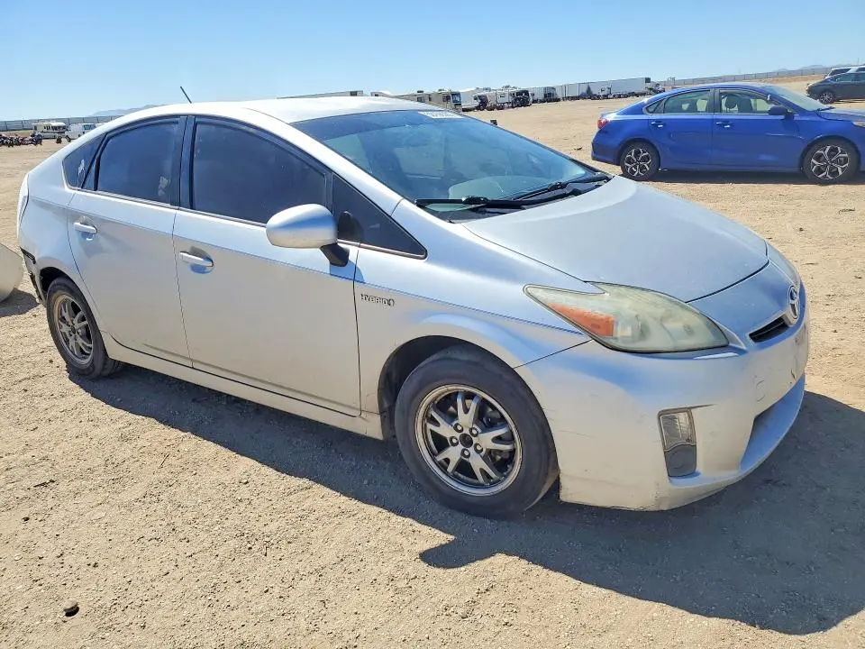 2010 TOYOTA PRIUS III  