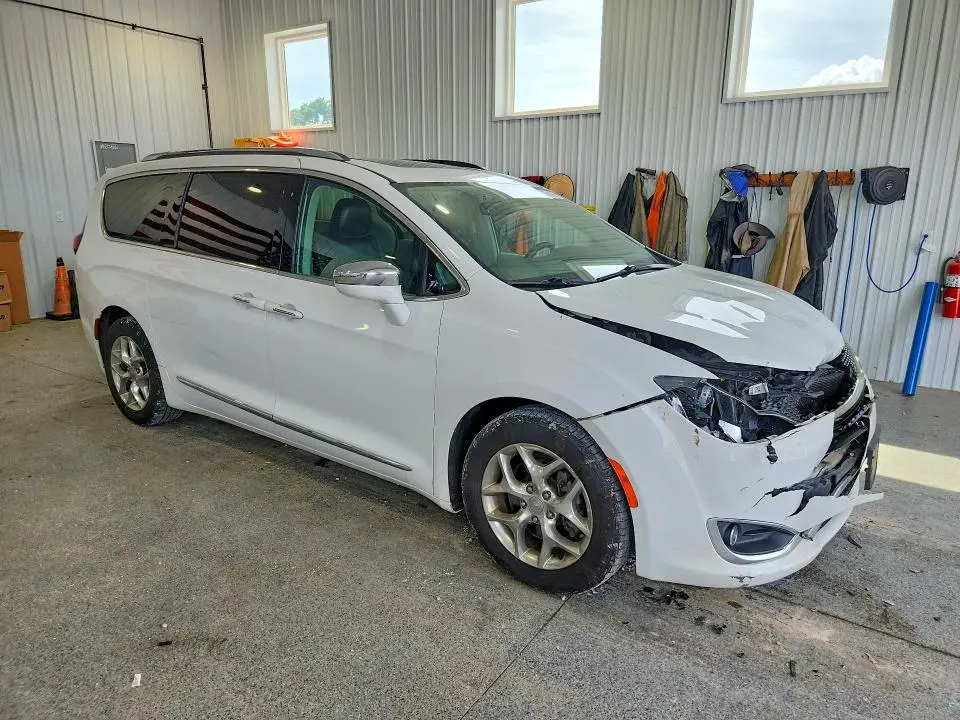 2018 CHRYSLER PACIFICA LIMITED  