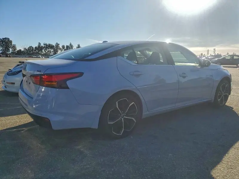 2024 NISSAN ALTIMA SR  