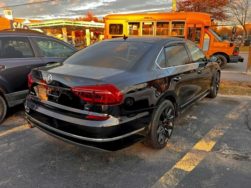 2017 VOLKSWAGEN PASSAT S  