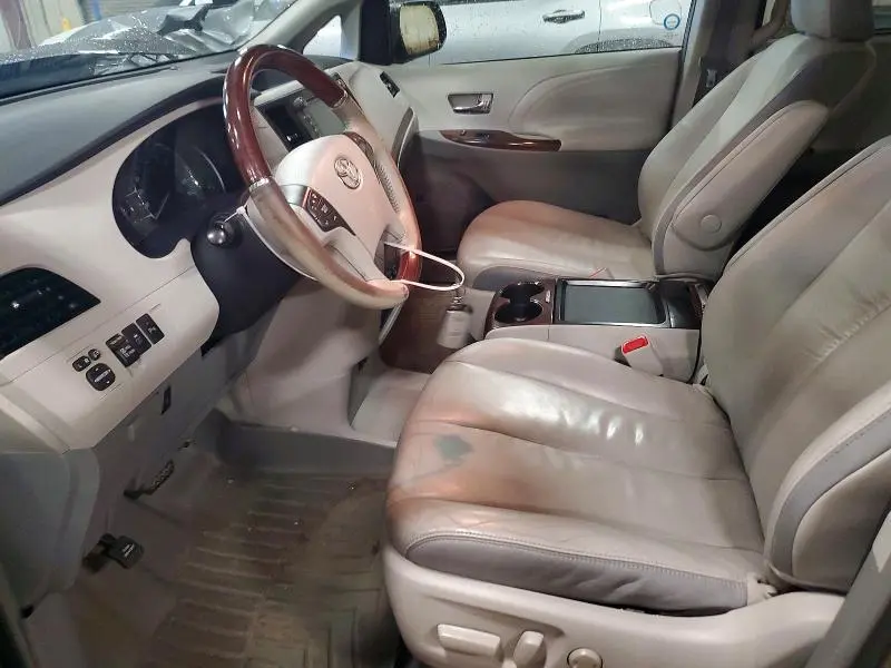 2011 TOYOTA SIENNA XLE 7-PASSENGER  