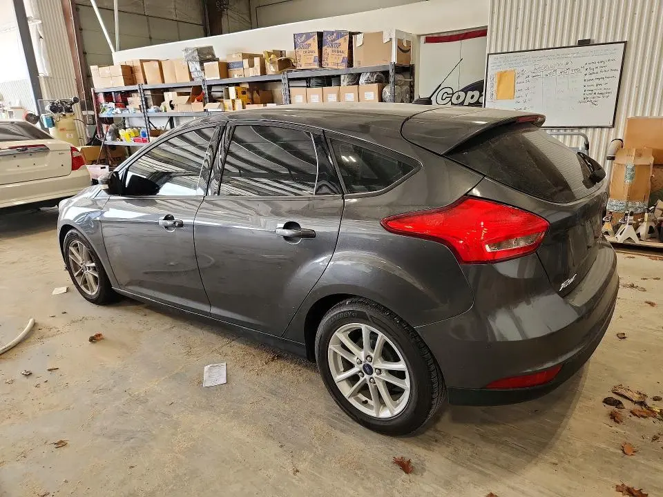 2015 FORD FOCUS SE  