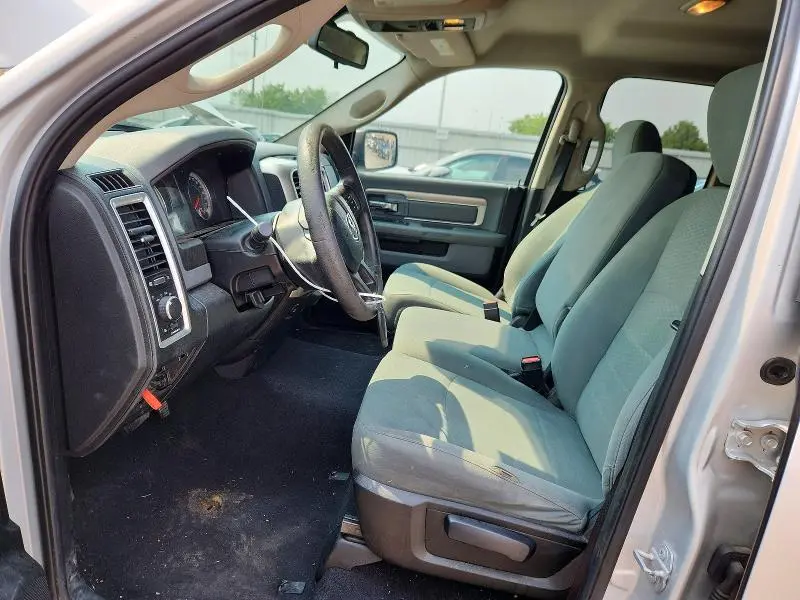 2016 RAM 1500 SLT  