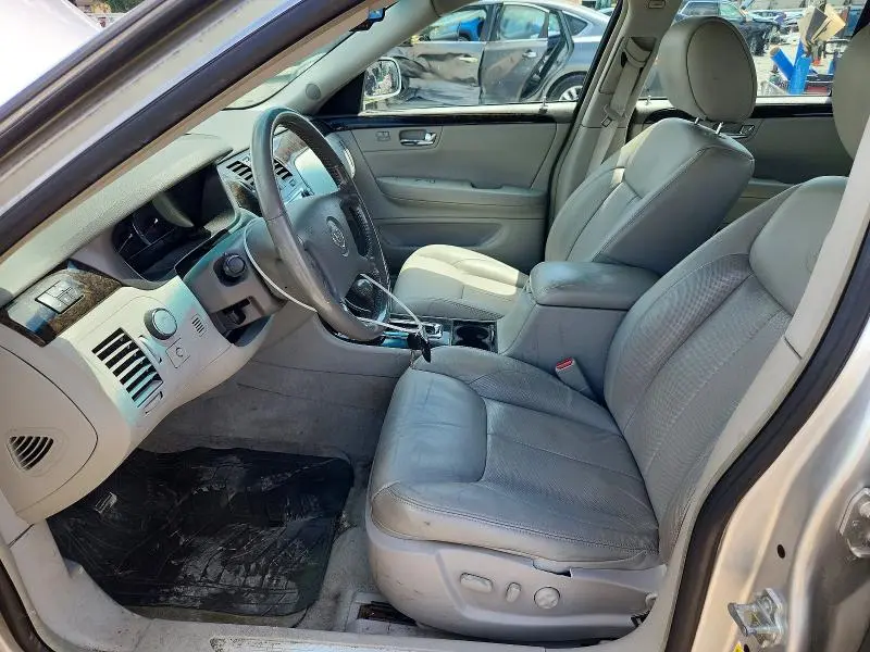 2010 CADILLAC DTS LUXURY COLLECTION  