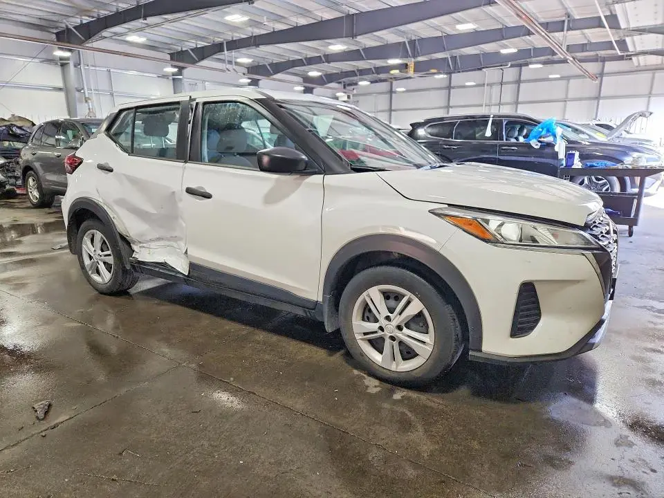 2024 NISSAN KICKS S  