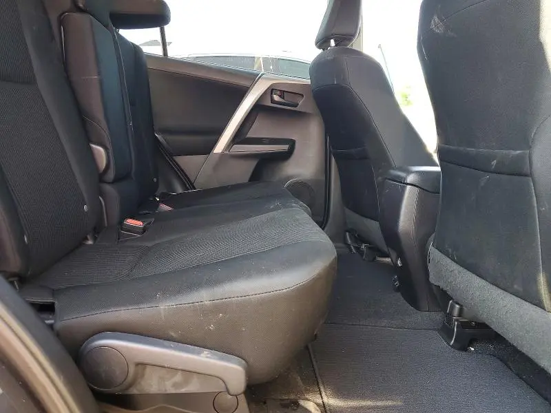 2016 TOYOTA RAV4 LE  
