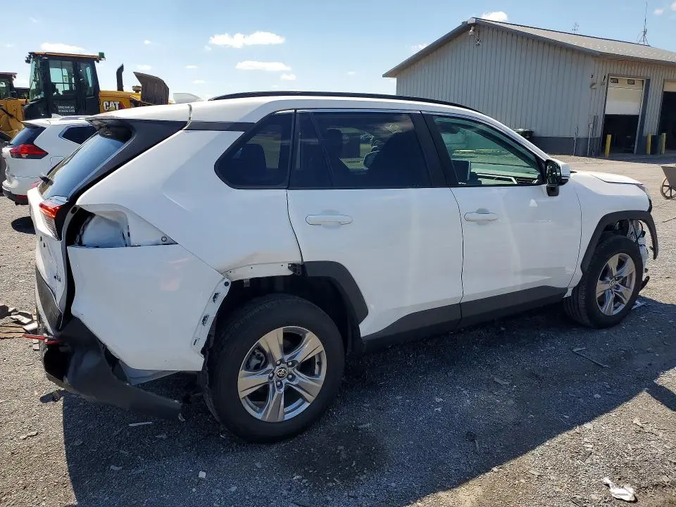 2023 TOYOTA RAV4 XLE  