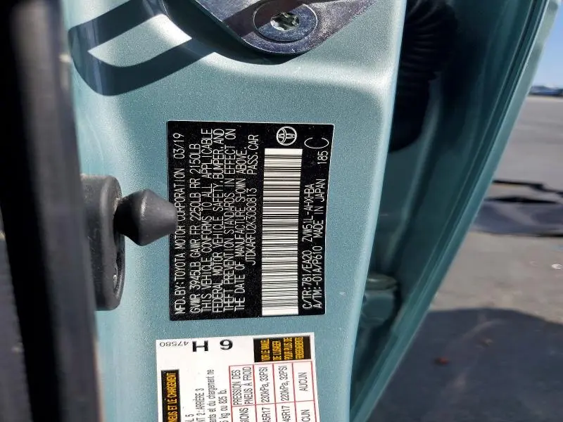 2019 TOYOTA PRIUS XLE  