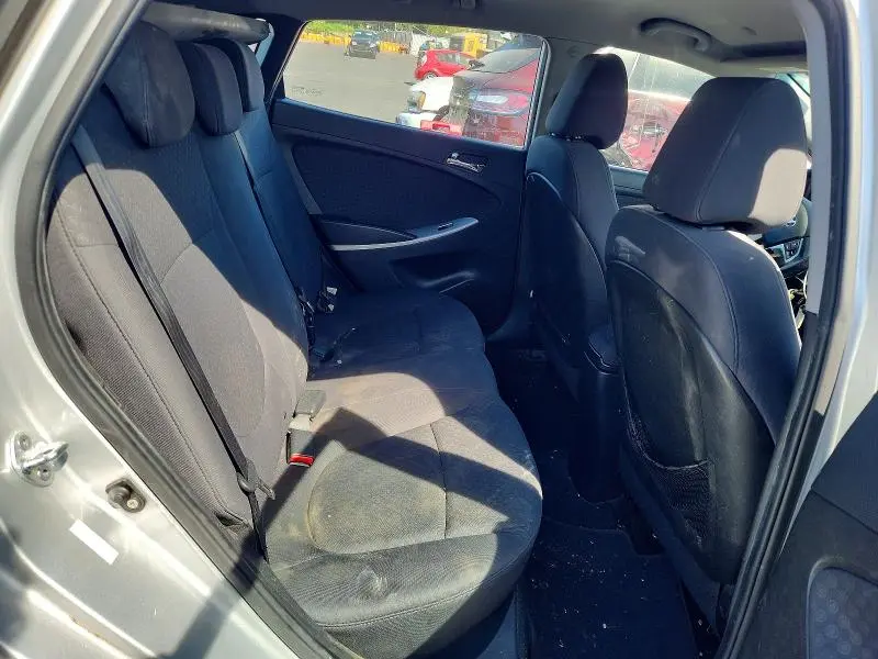 2012 HYUNDAI ACCENT SE  