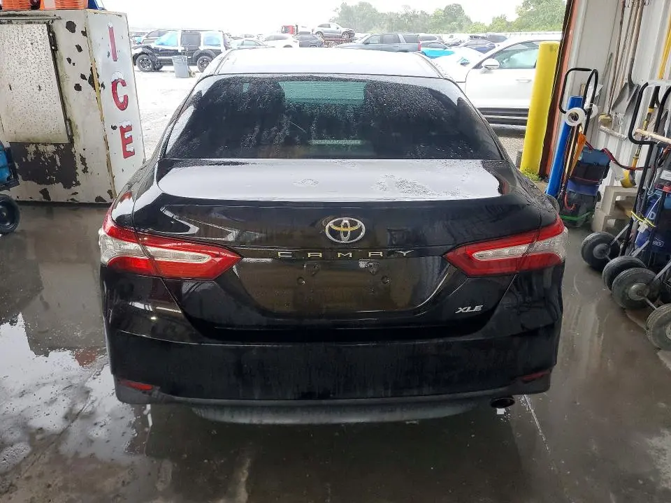 2018 TOYOTA CAMRY XLE  