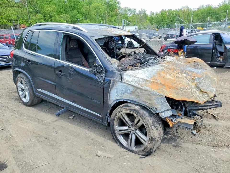 2016 VOLKSWAGEN TIGUAN S  