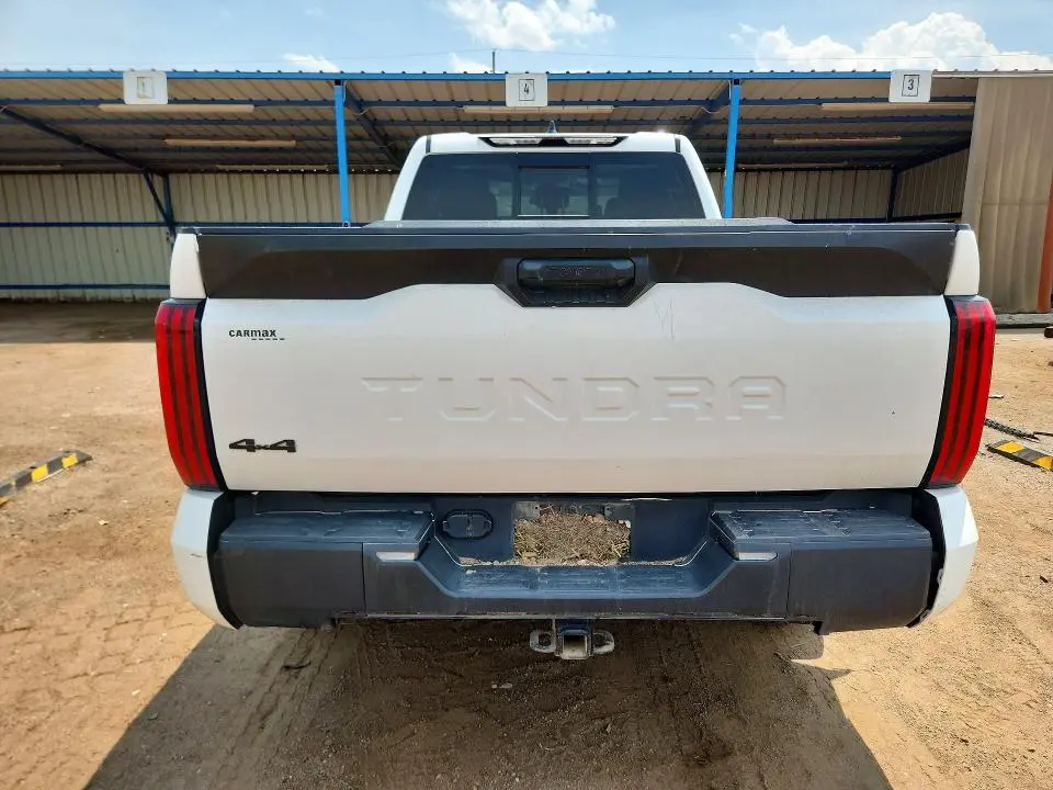 2022 TOYOTA TUNDRA SR  