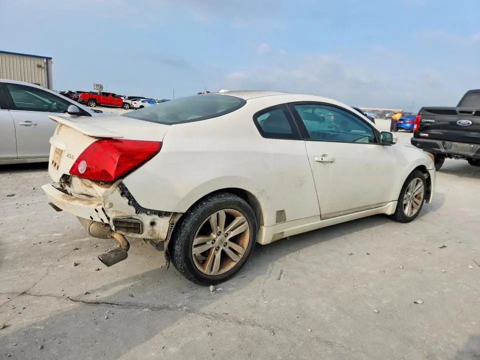 2010 NISSAN ALTIMA S  