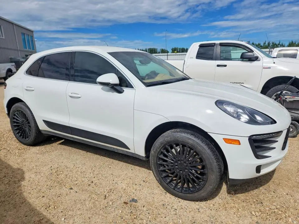 2015 PORSCHE MACAN S  