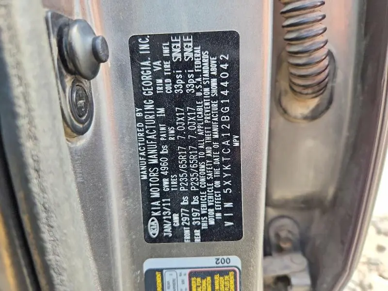 2011 KIA SORENTO LX  