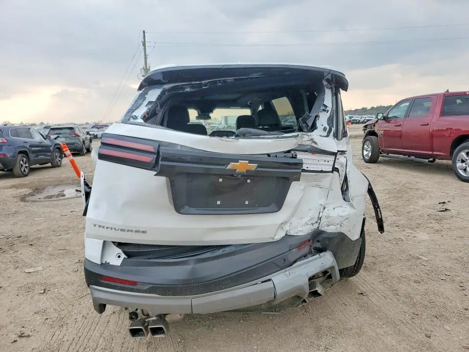 2025 CHEVROLET TRAVERSE LT  