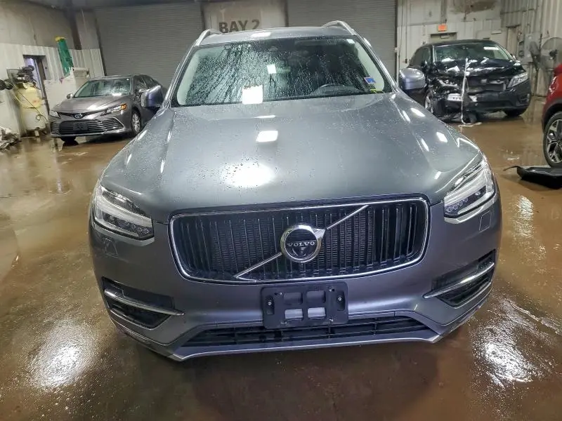 2017 VOLVO XC90 T6  