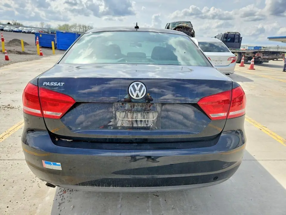 2012 VOLKSWAGEN PASSAT S  