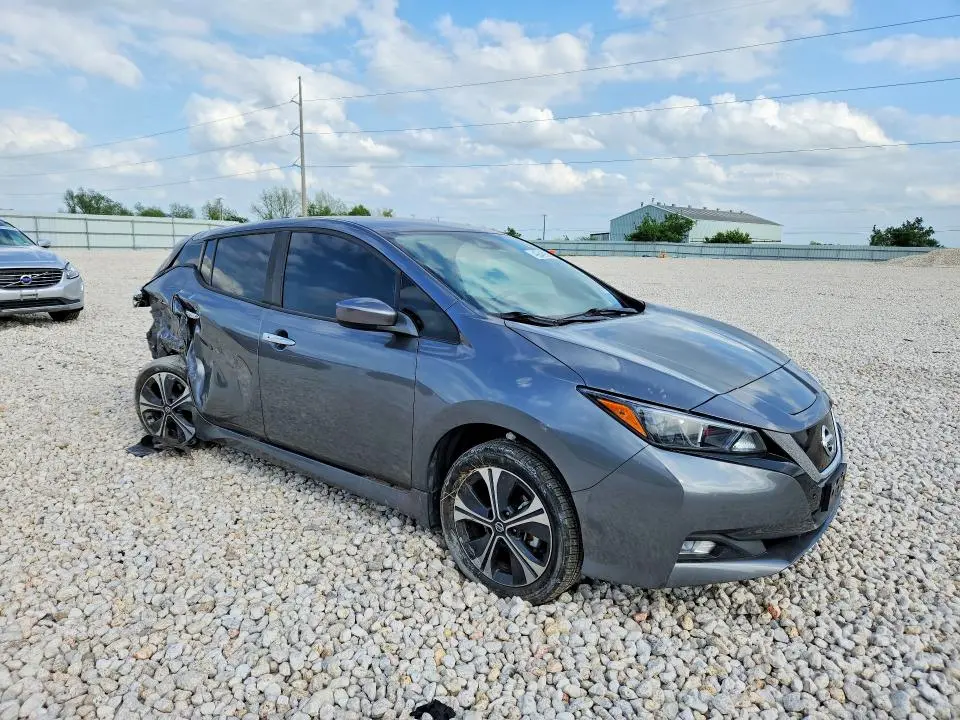 2022 NISSAN LEAF SV  