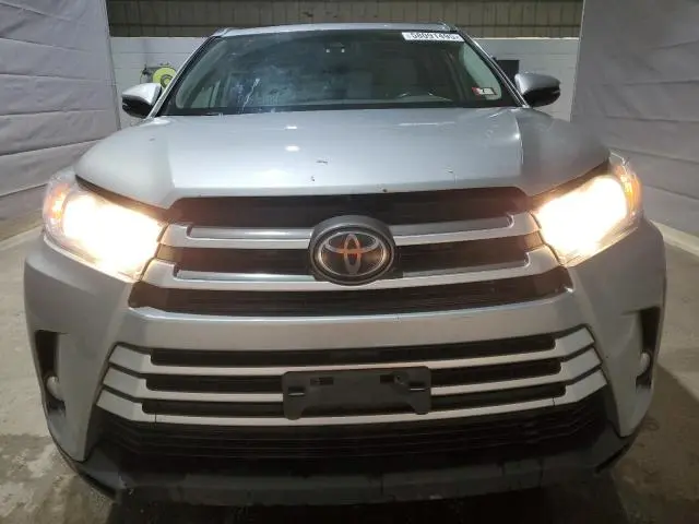 2018 TOYOTA HIGHLANDER SE  