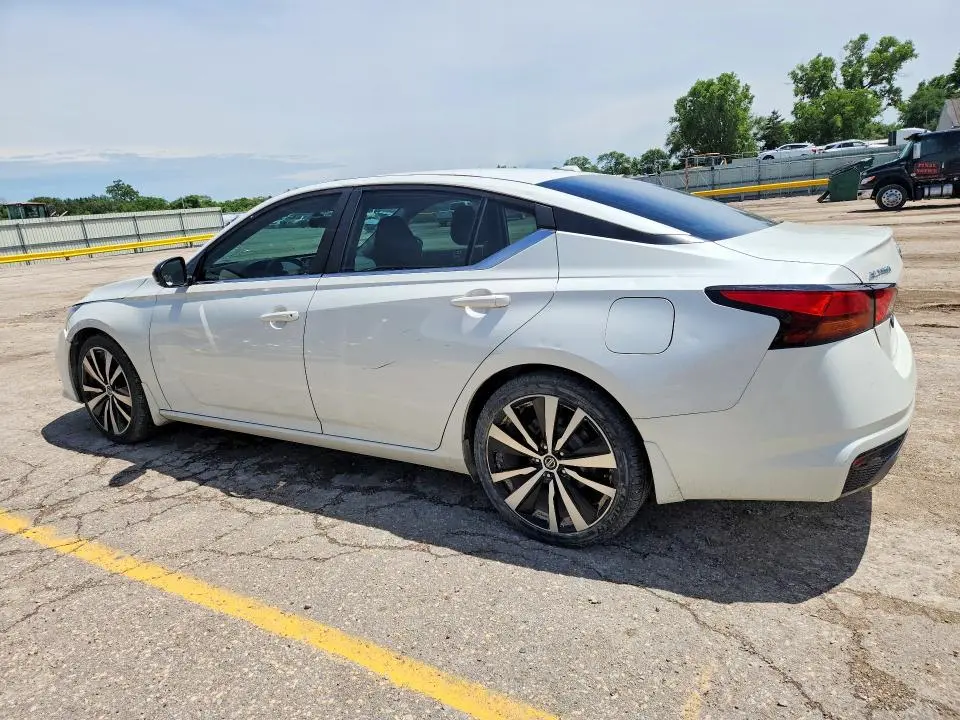 2019 NISSAN ALTIMA SR  