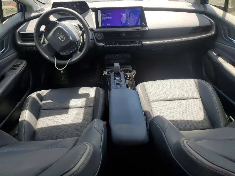 2024 TOYOTA PRIUS XLE  