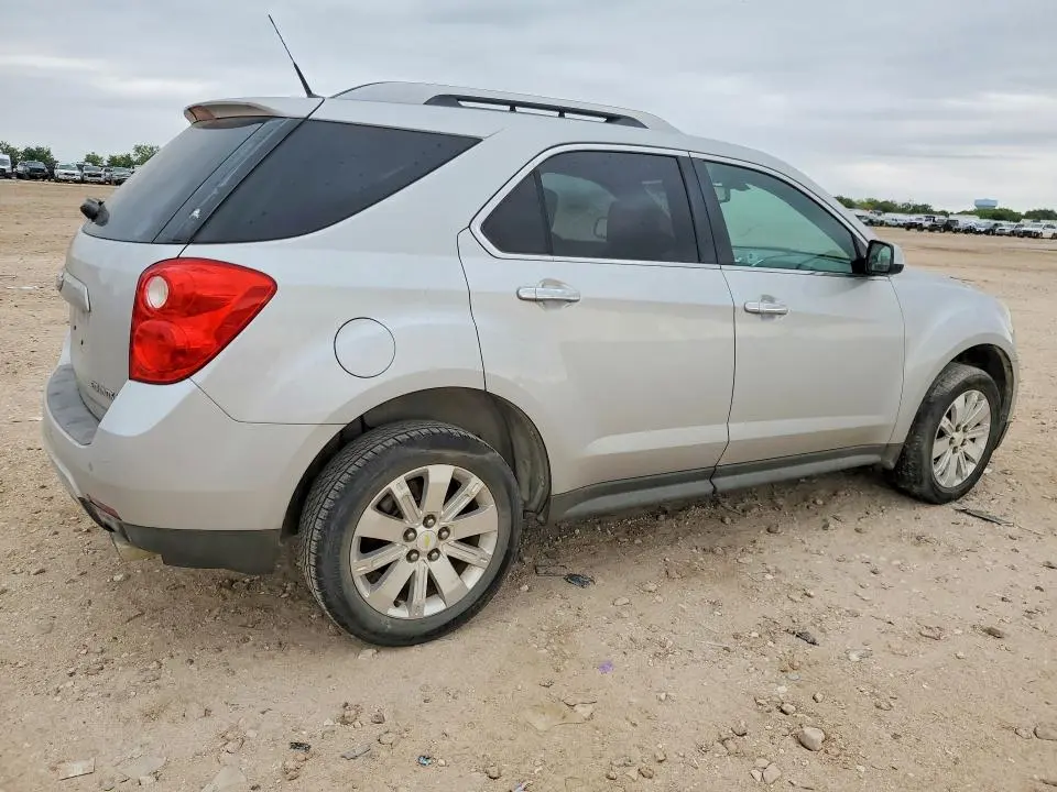 2010 CHEVROLET EQUINOX LT  