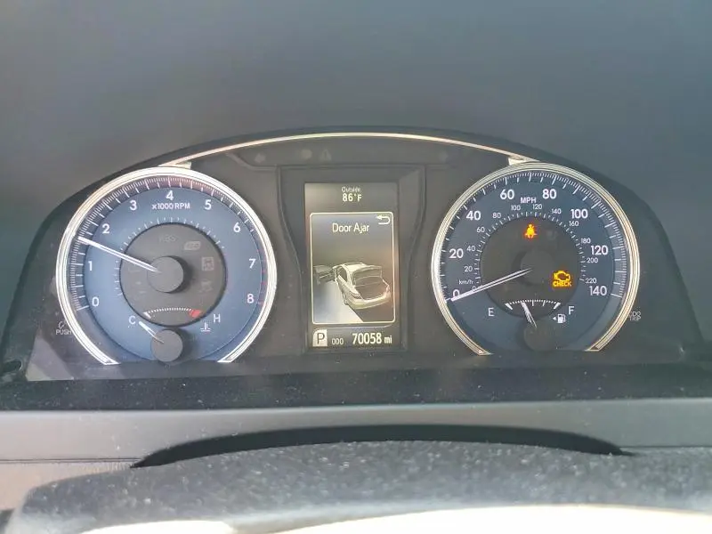 2016 TOYOTA CAMRY LE  