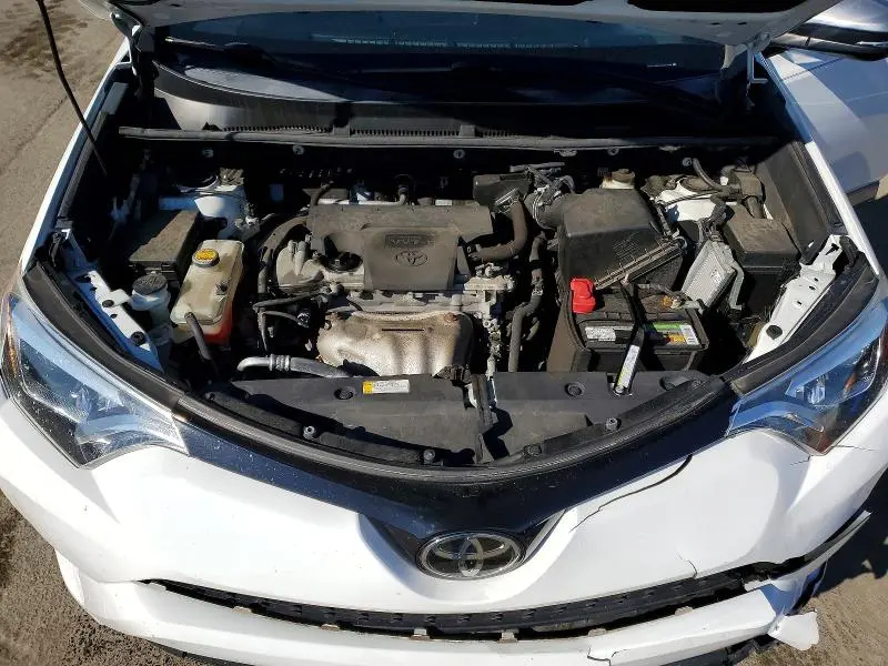 2018 TOYOTA RAV4 SE  