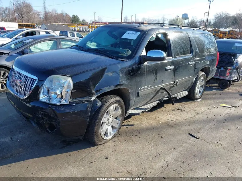 2013 GMC YUKON XL 1500 SLT