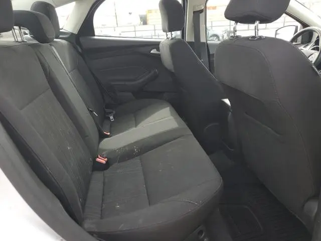 2016 FORD FOCUS SE  