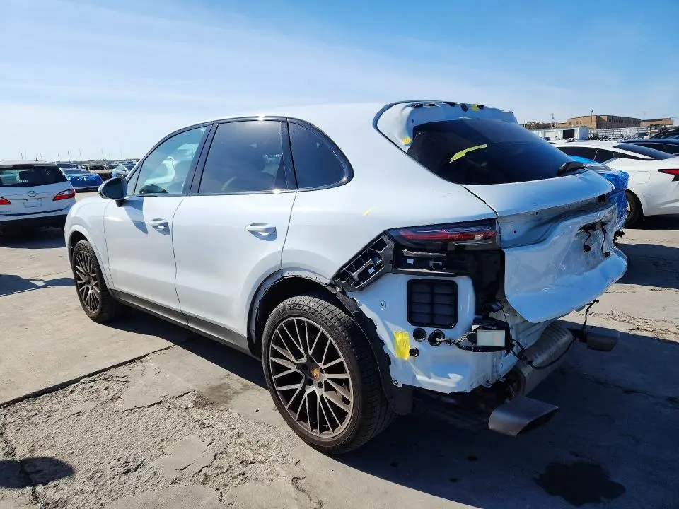 2021 PORSCHE CAYENNE   