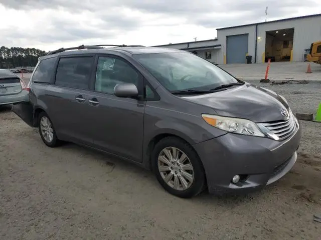 2012 TOYOTA SIENNA XLE  