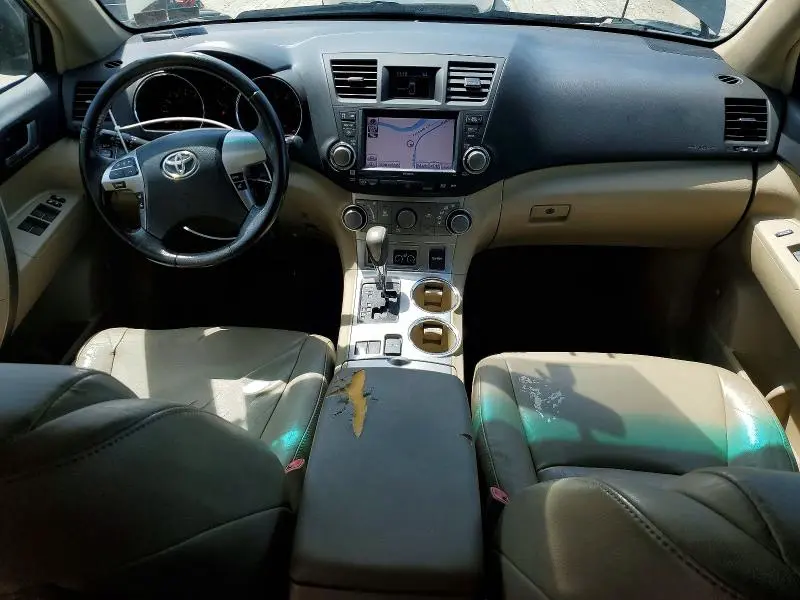 2012 TOYOTA HIGHLANDER SE  