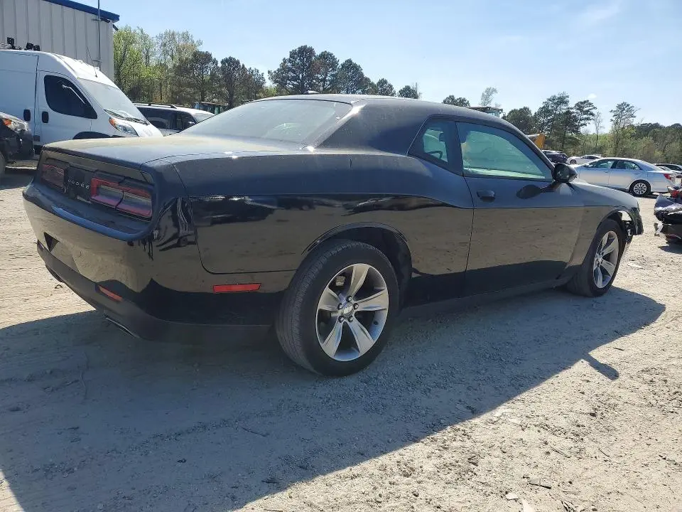 2016 DODGE CHALLENGER SXT  